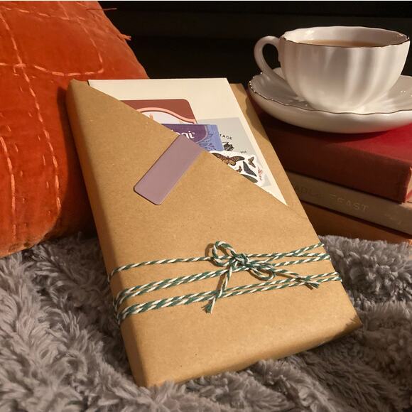 Blind Date with a Book - Mystery - Picture 1 of 2